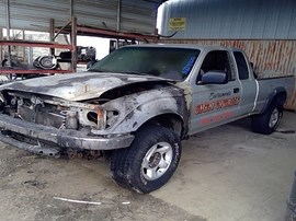 2003 TOYOTA TACOMA, SILVER, PRE-RUNNER MODEL, EXTD CAB, 3.4L, AT, 2WD.  
Z25222
